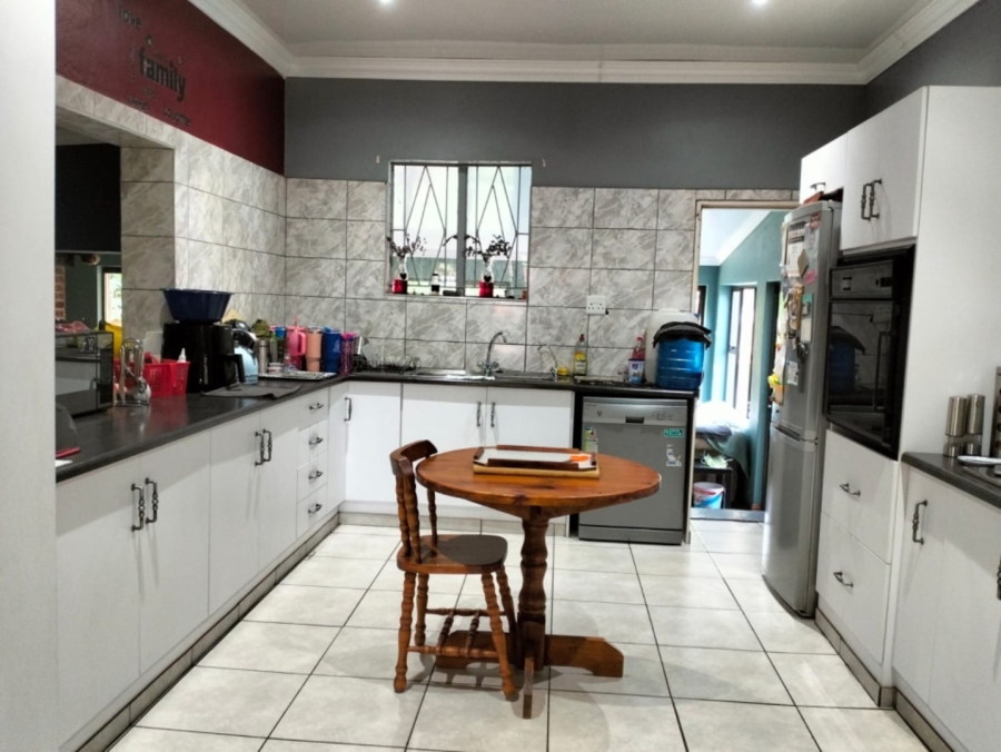 4 Bedroom Property for Sale in Parys Free State